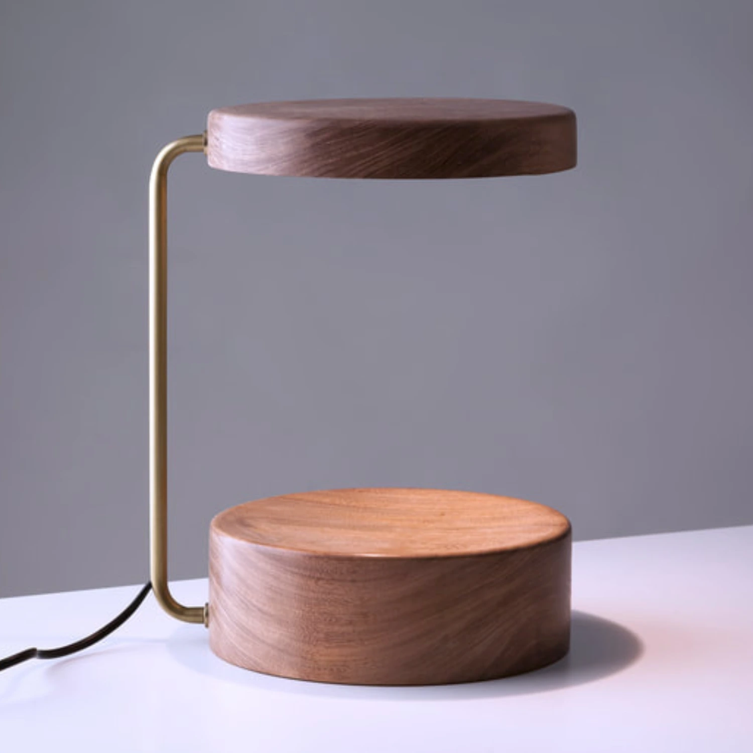 Lampara Concave de mesa